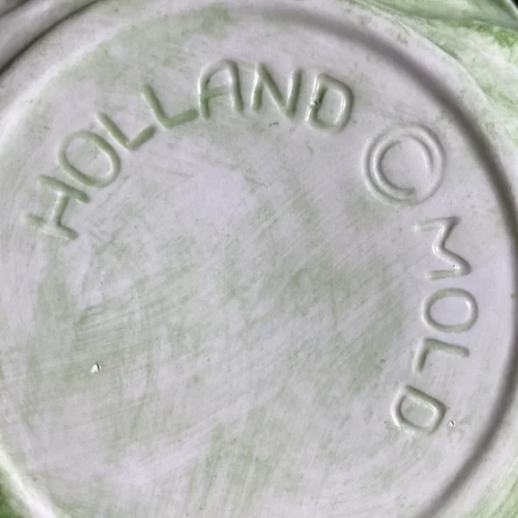 This is a Vintage Authentic Holland Mold Cabbage with lid and no defects. - Picture 5 of 6
